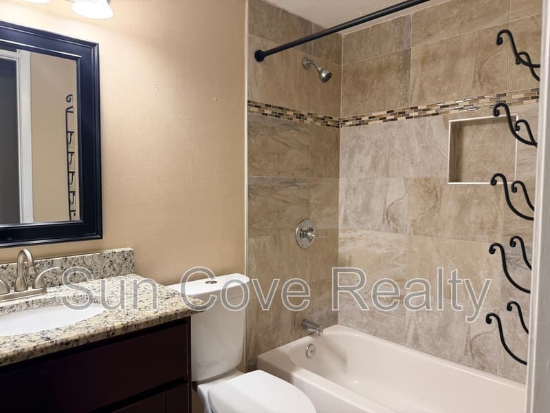 Brandon House: 4017 Paddlewheel Dr