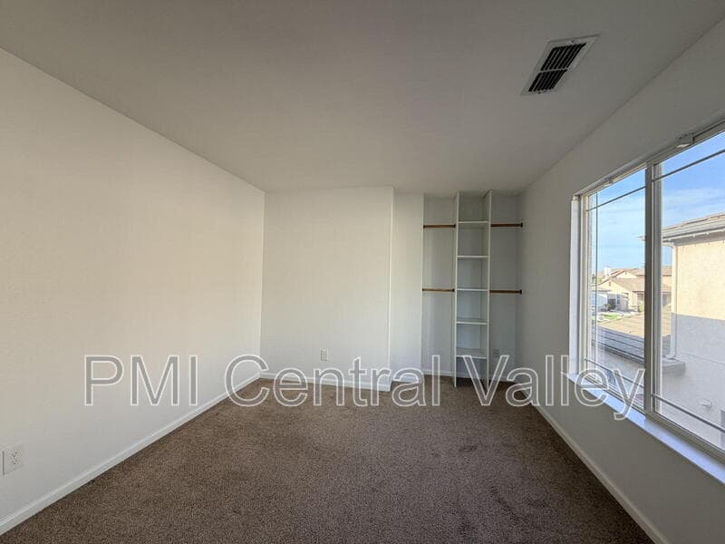 Lathrop House: 108 Hornfels Ave