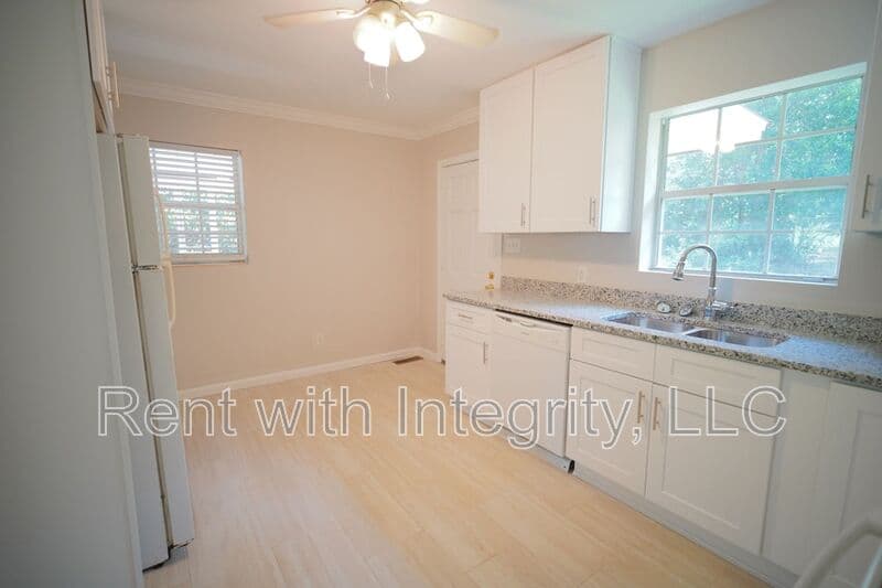 Tallahassee House: 1562 Mitchell Avenue