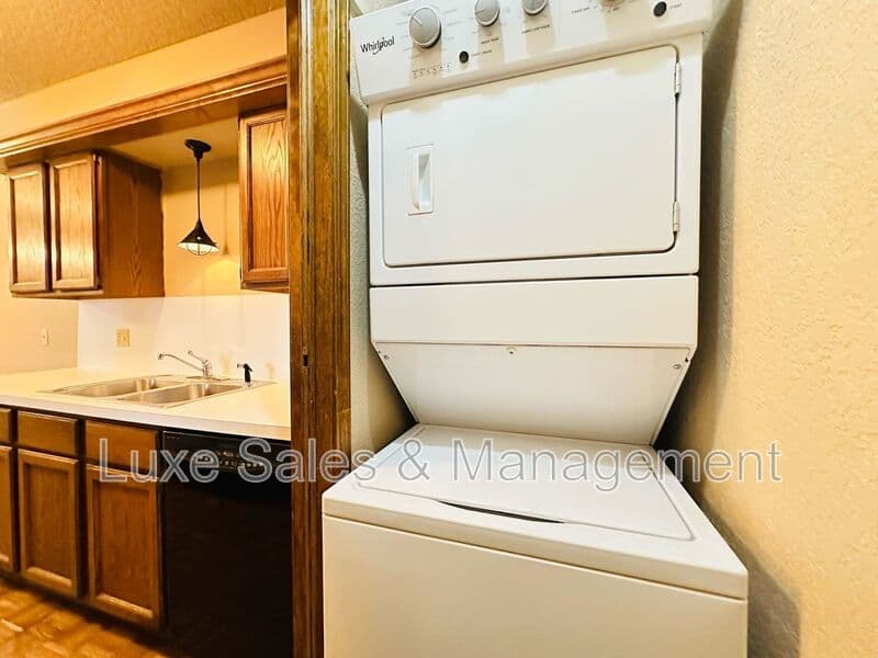 Oklahoma City Condo: 3200 W Britton Road