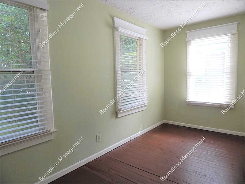 Atlanta House: 742 Lake Ave NE