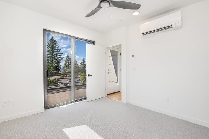 Seattle Townhome: 4214 SW 100th St