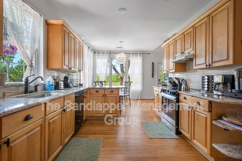 Johns Island House: 588 Main Road