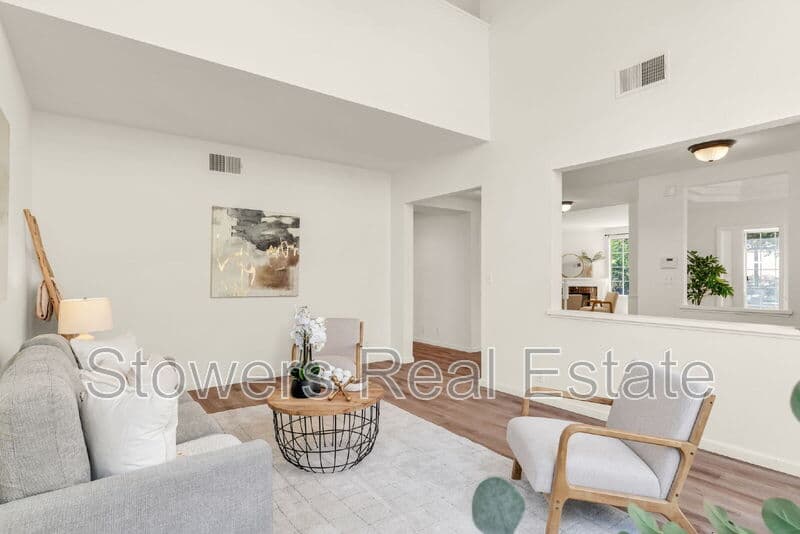 Danville House: 690 Glasgow Circle