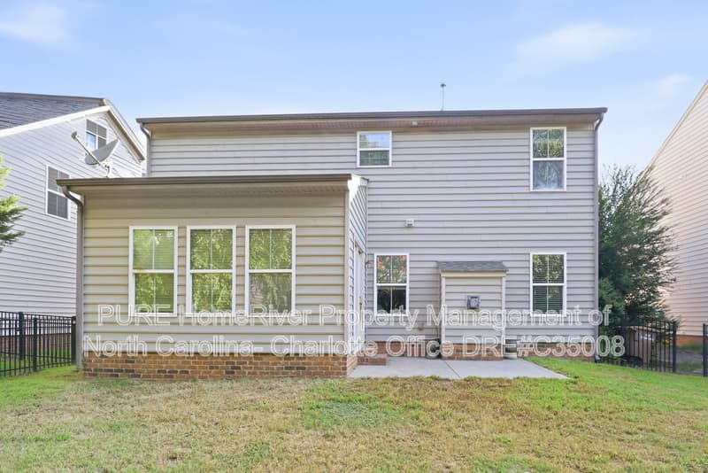 Waxhaw House: 3007 Fallondale Rd