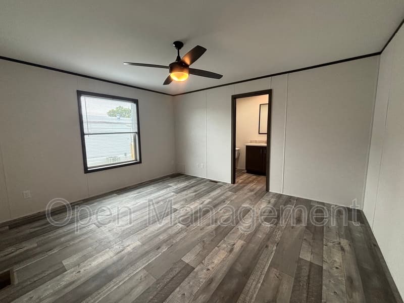 Bismarck House: 725 S 12th St
