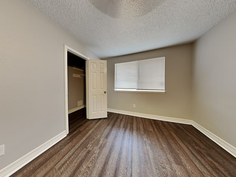 Humble House: 6907 Foxside Ln