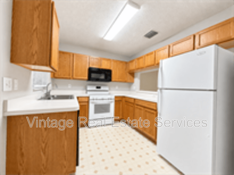 Brandon Townhome: 2260 Fluorshire Dr