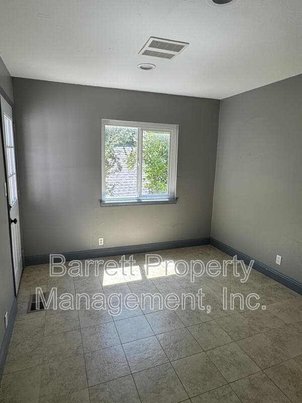 Grass Valley House: 410 W. Main St
