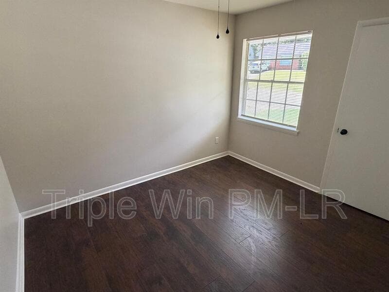 Little Rock House: 8 Glendale Drive