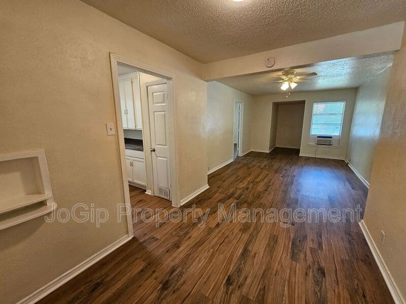 Dallas Condo: 6540 Hollis Ave
