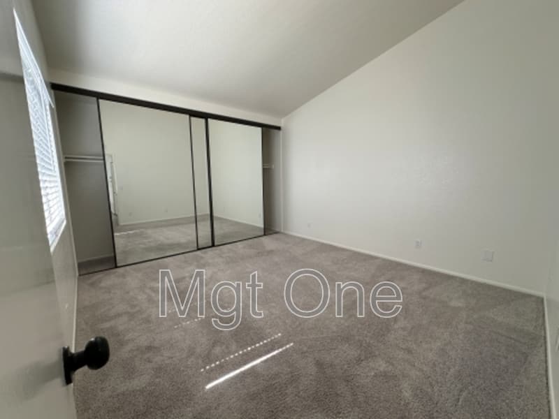 Irvine House: 124 Greenmoor
