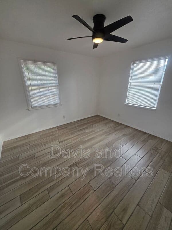 Midland House: 4307 Harvard Ave