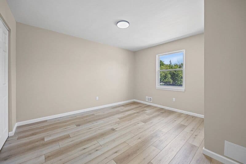 Bloomfield Apartment: 14 Elm Street