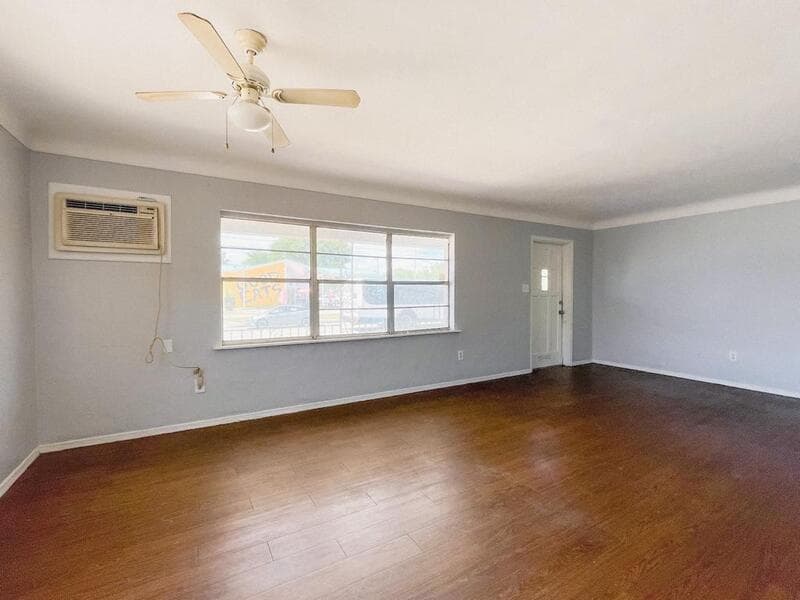 Saint Petersburg Condo: 5742 9th Avenue North - 1/2