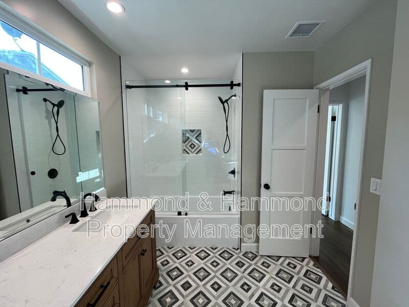 Sherman Oaks House: 13607 Huston St.