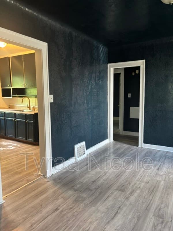 Detroit House: 15327 Snowden Street