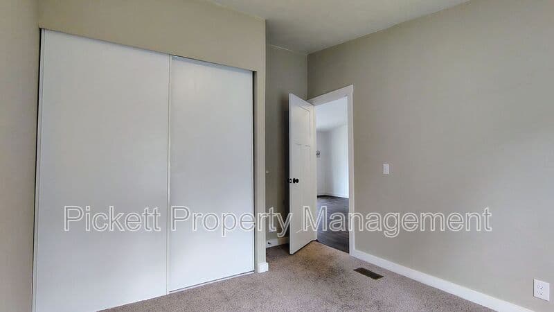 Port Orchard House: 11438 SE Regatta View Ln