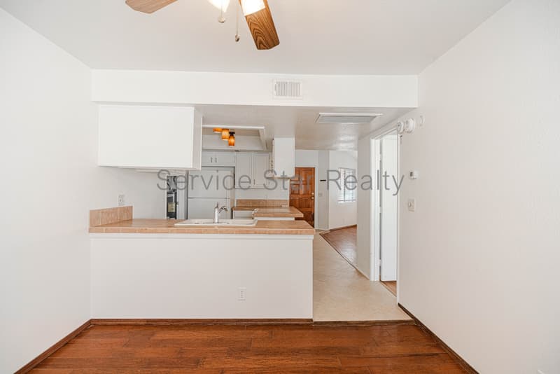 Phoenix Condo: 2020 W Union Hills Dr