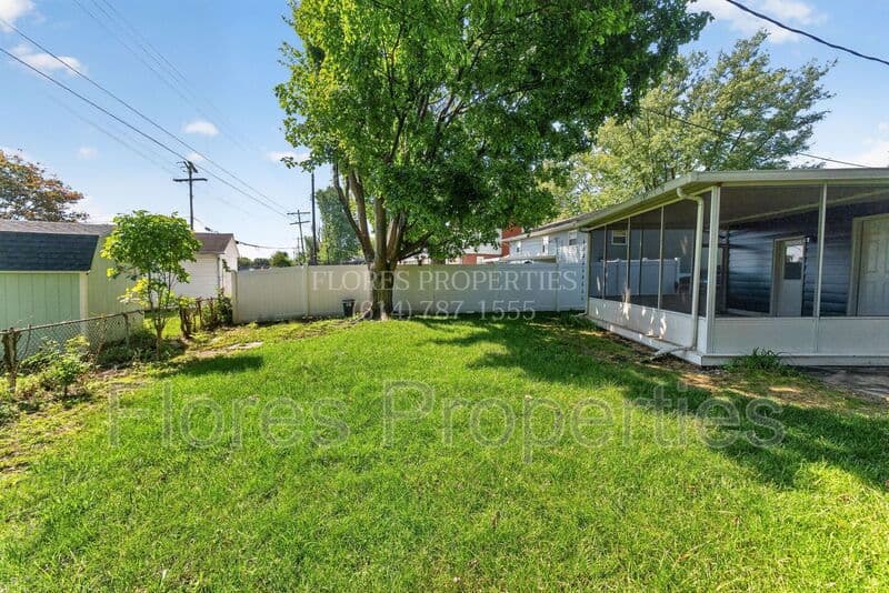 Columbus House: 6406 Faircrest Rd