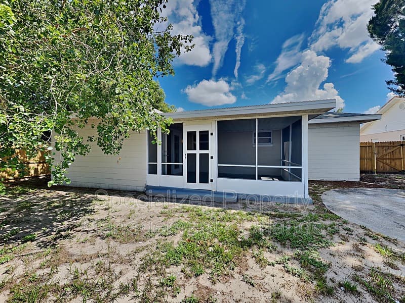 Altamonte Springs House: 600 Stanford Dr