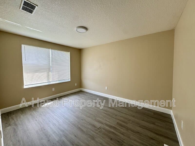 Davenport Condo: 522 Australian Way