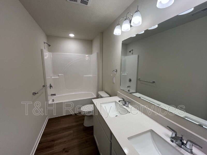Noblesville House: 13153 Himalaya Circle