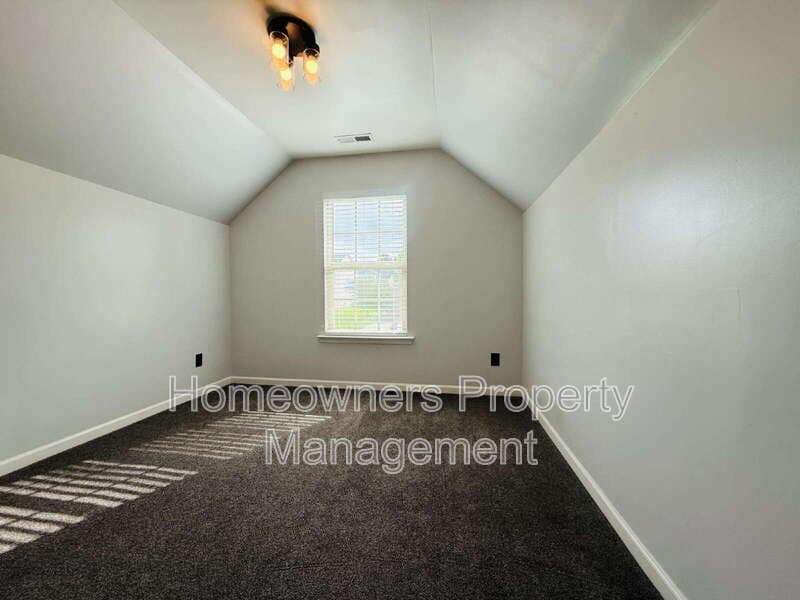 Spring Lake House: 69 River Oak St.
