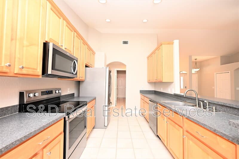 Lakeland House: 3518 Remington Oaks Way