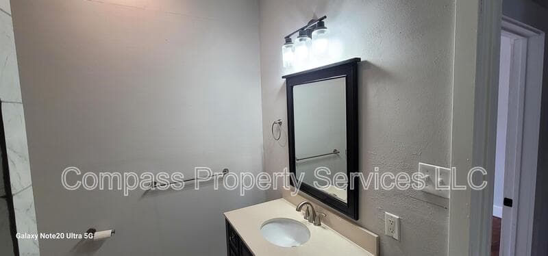 Waco House: 2511 Parrott Ave