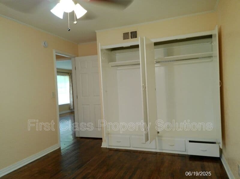 Oklahoma City House: 2312 N Meridian Ave