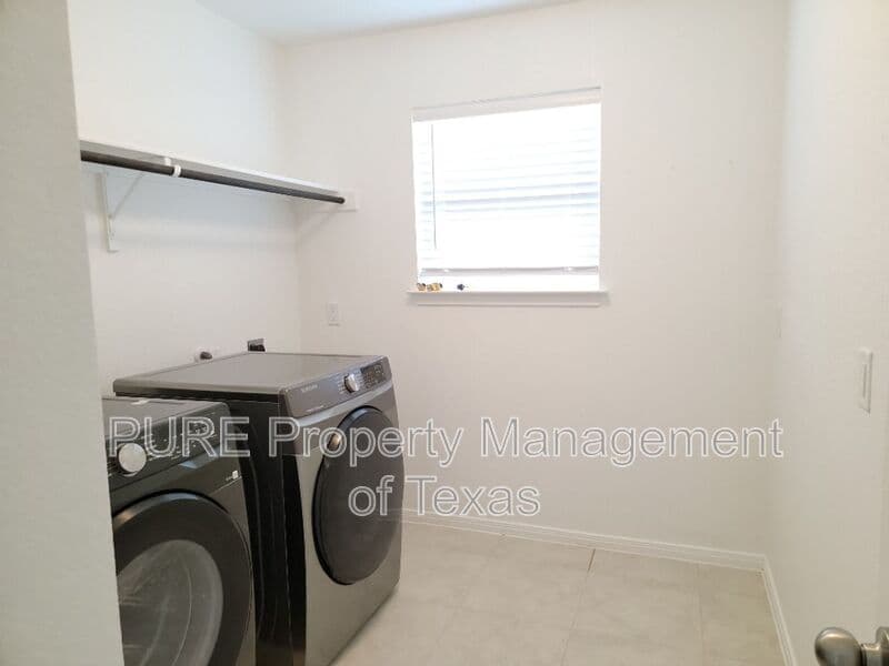 Round Rock House: 3201 College Park Dr