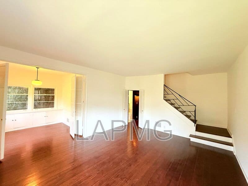 Los Angeles House: 7660 Hollywood Boulevard