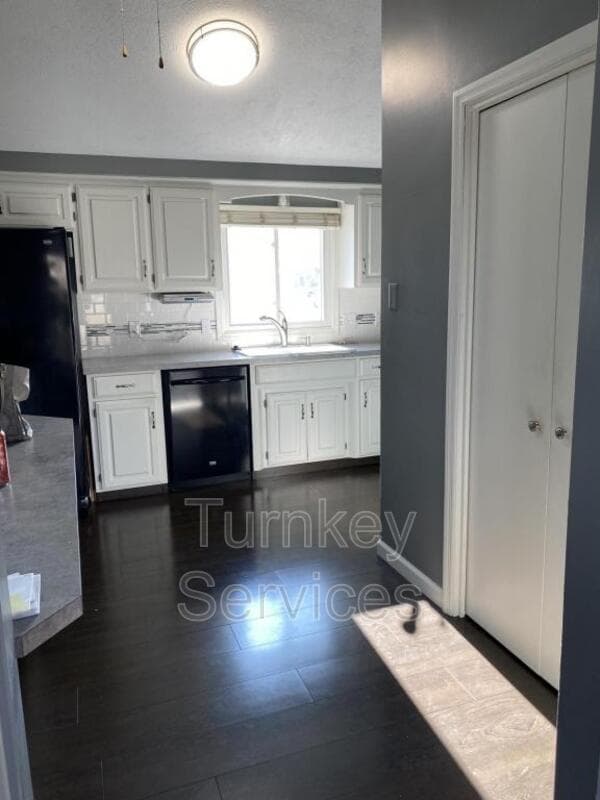 Omaha House: 15423 Stony Brook Blvd