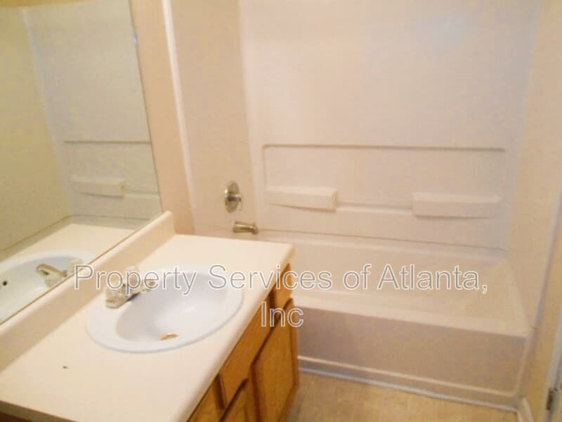 Douglasville House: 7712 Autry Cir