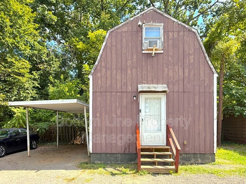Charlotte House: 4398 Havelock Ave