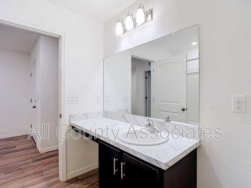 Hudson House: 12542 Achasta Blvd