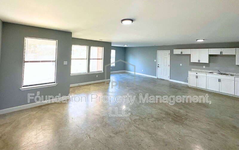 Memphis House: 555 Monteagle Drive