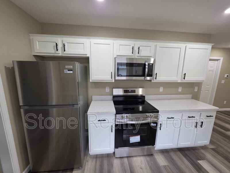 Terre Haute House: 2256 5th Avenue
