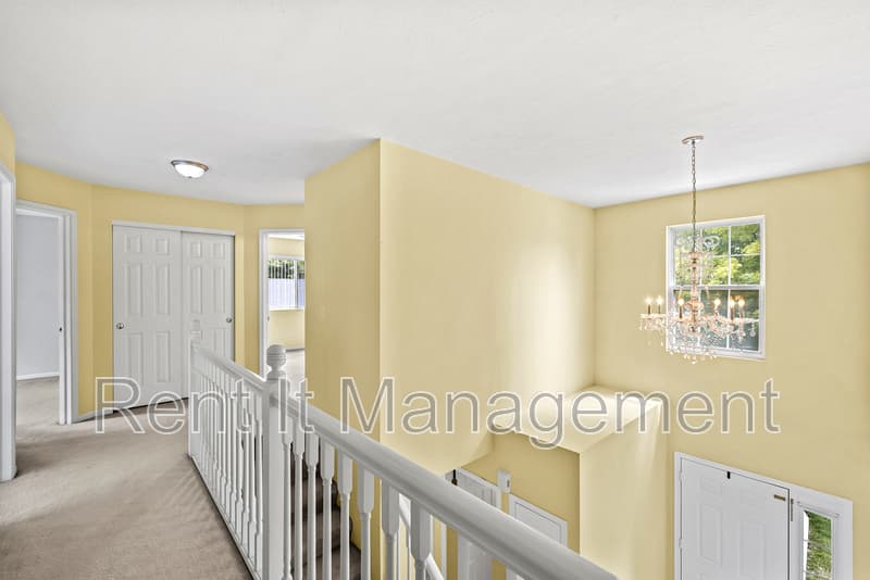 Omaha House: 5820 S. 157th St