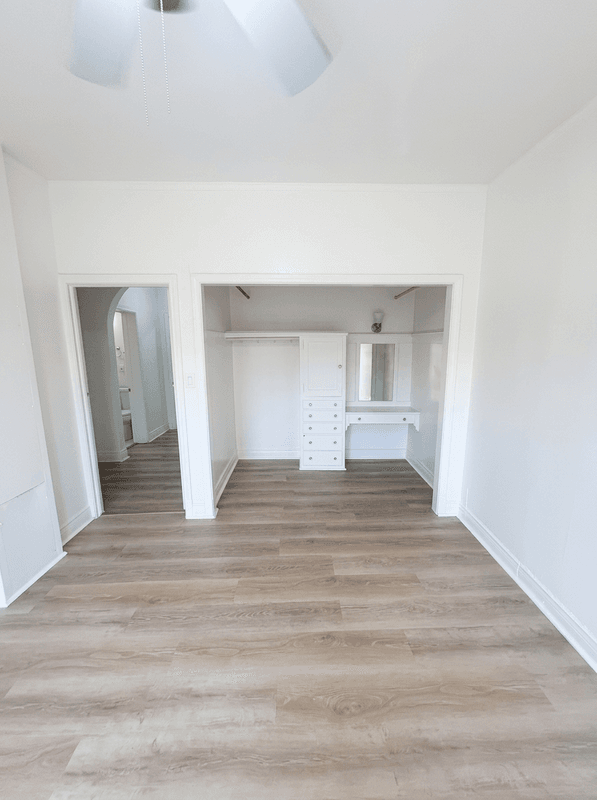 Venice Condo: 21 Westminster Avenue - 201