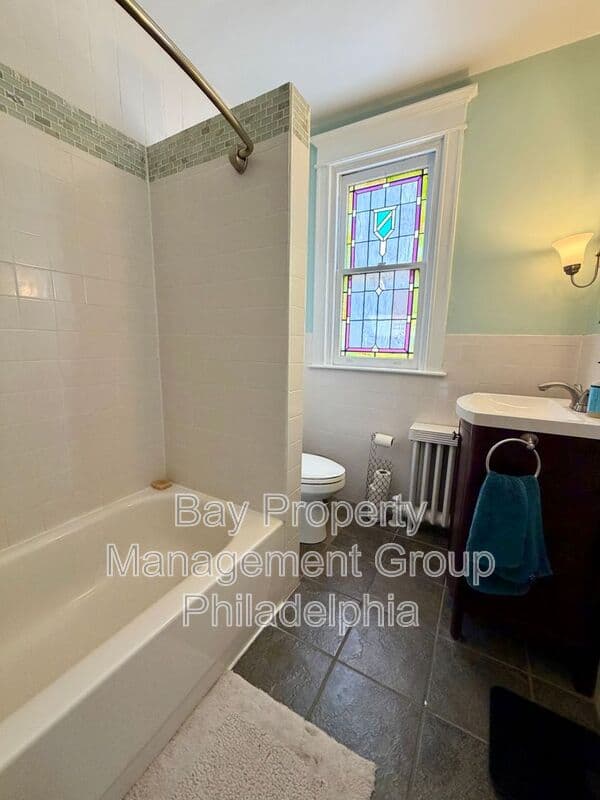 Upper Darby House: 216 Glencoe Rd