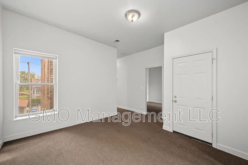 Chicago Condo: 4341 W Gladys St