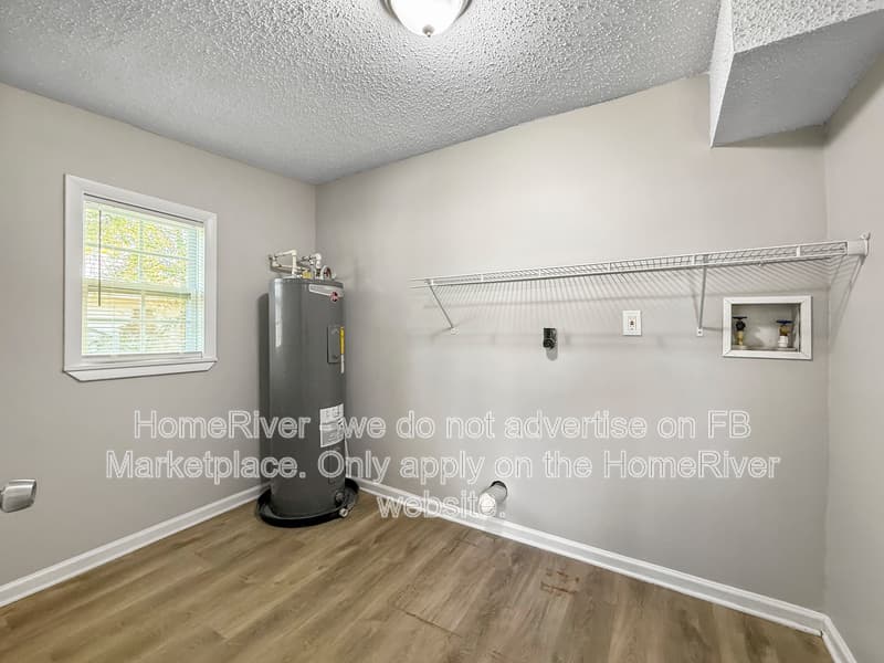 Jacksonville House: 4231 Sabine Dr