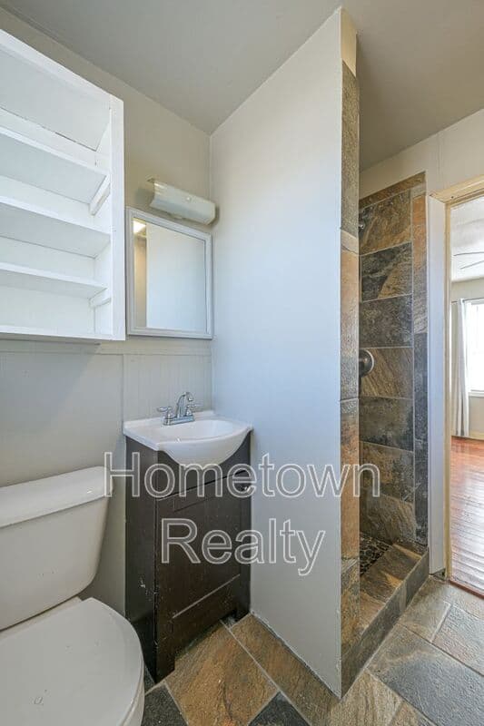 Norman House: 1127.5 W Eufaula Street