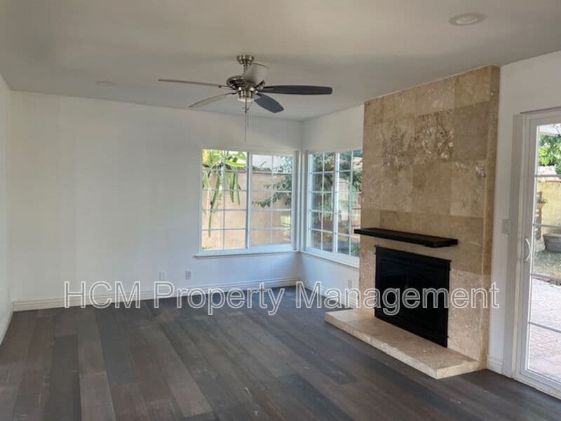 Irvine House: 3651 Claremont St