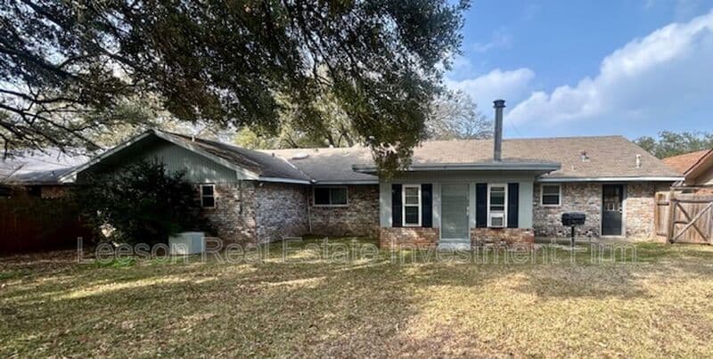 Bossier City House: 2320 Melrose Ave