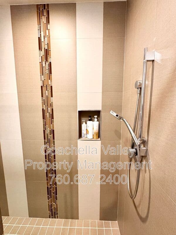 Rancho Mirage House: 21 Lake Shore Dr
