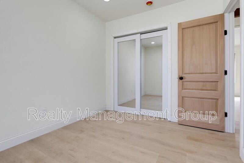 San Diego House: 4471 Cleveland Ave