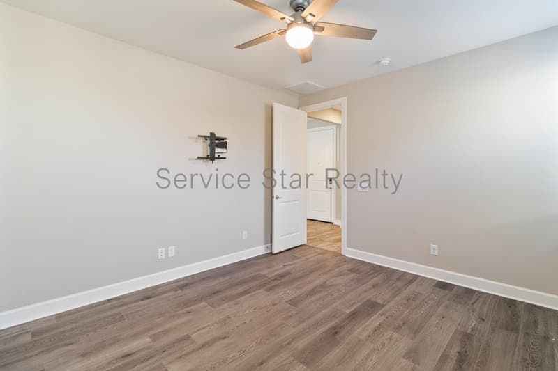 Surprise House: 17171 W Thousand Oaks St